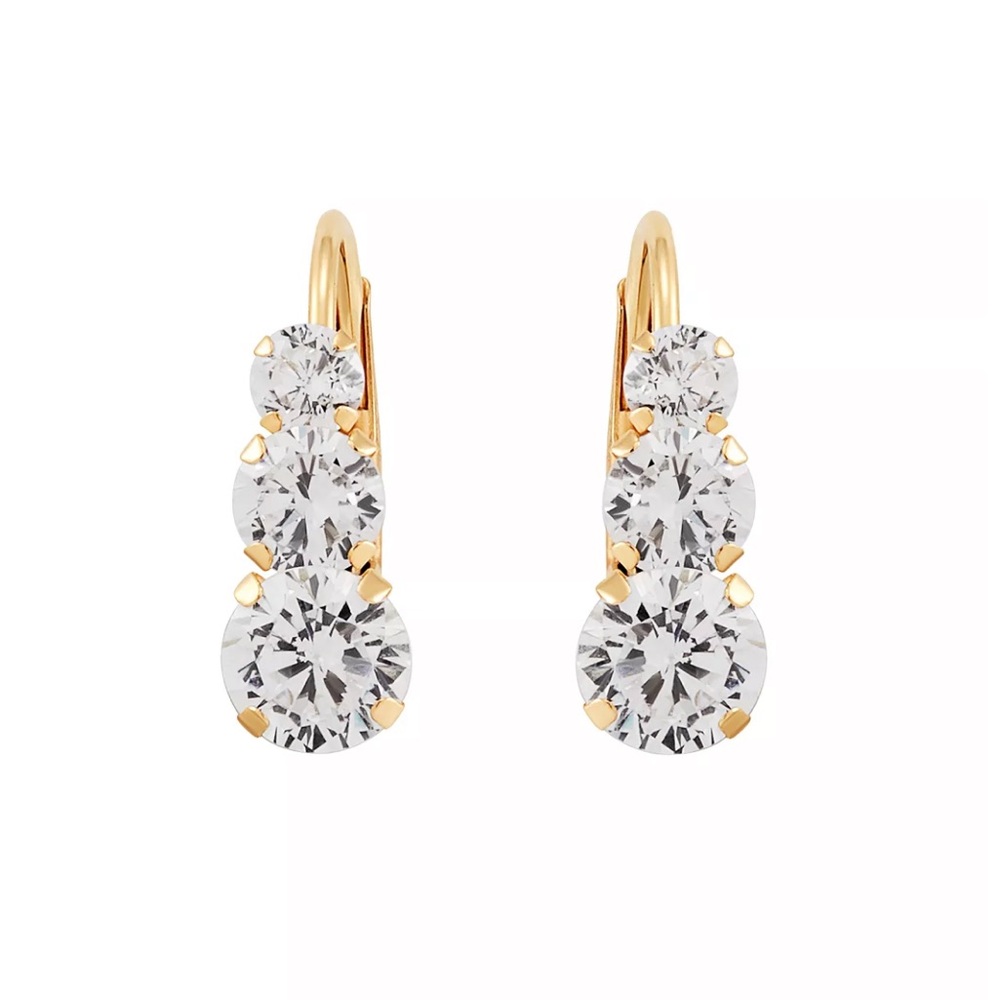 Brand New In Box Macy's
White Cubic Zirconia Graduated Drop Earrings in 14k Gold